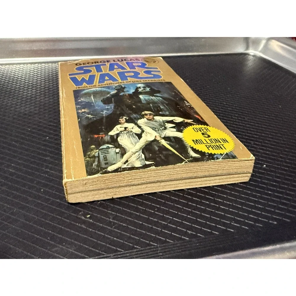 STAR WARS‎ 1977 novel by George Lucas paperback